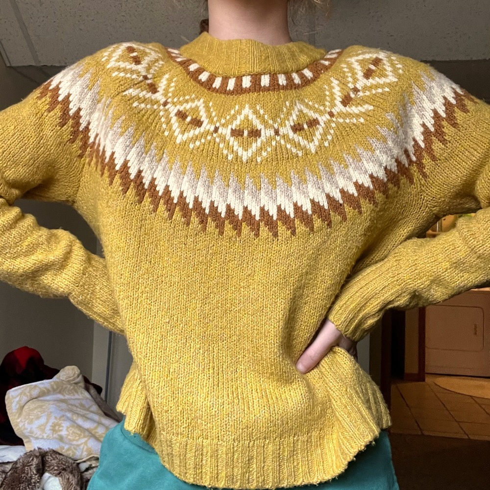 American Eagle Sweater, Patterned Yellow, Size M